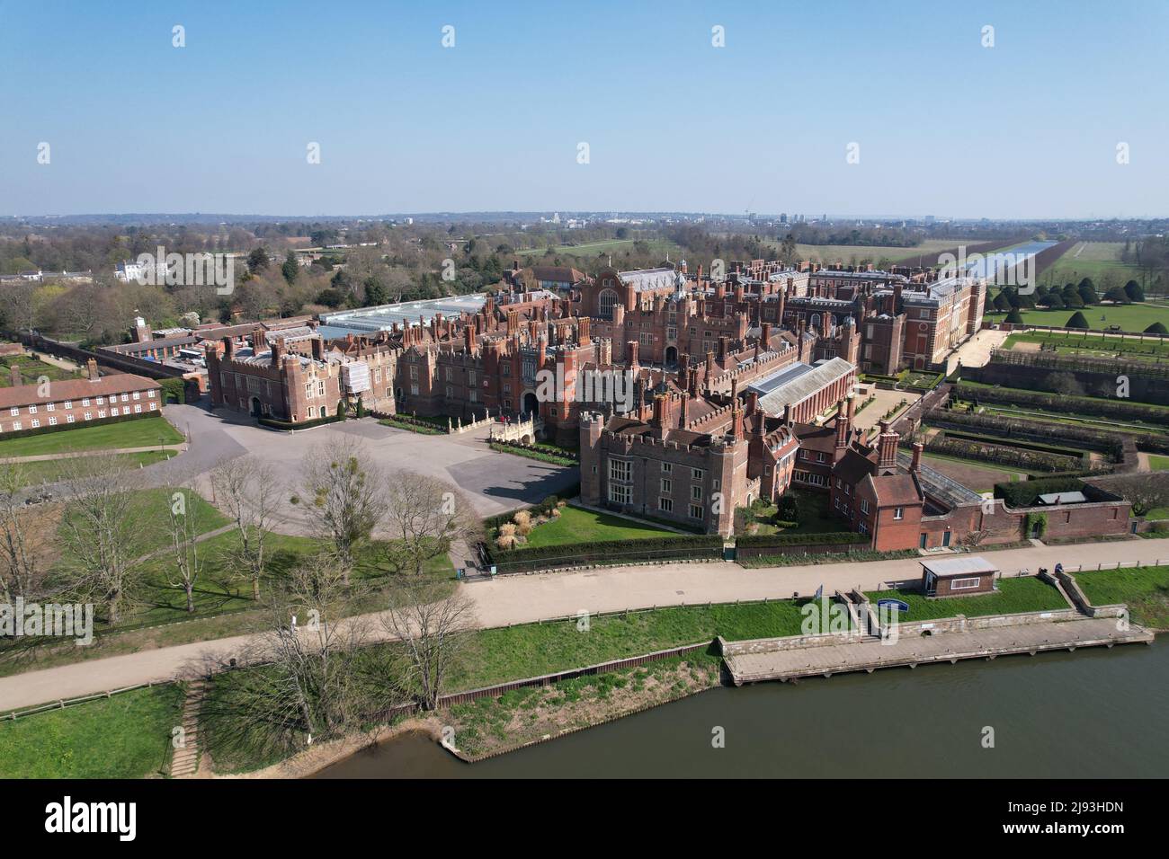 Hampton Court Palace London UK Drone, aereo, vista dall'aria, vista dall'alto, Foto Stock