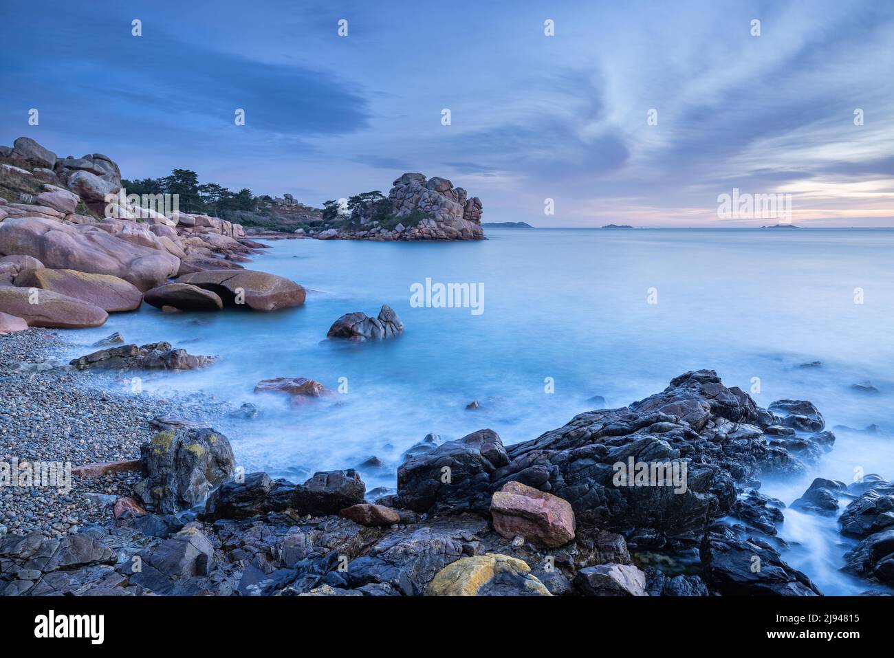 Ploumanac'h all'alba, Côtes-d'Armor, Bretagne, Francia Foto Stock