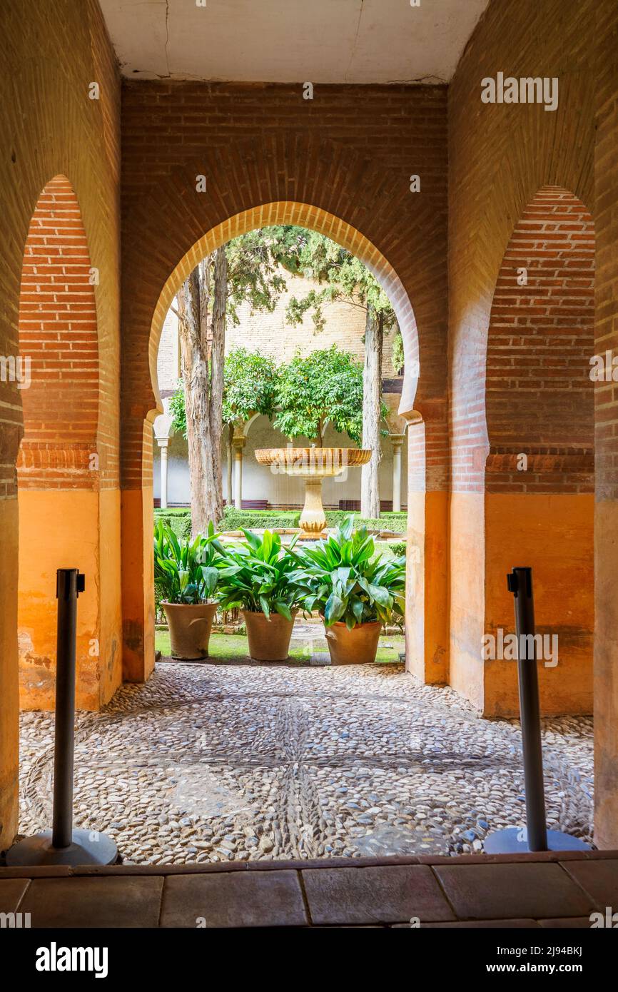 Il cortile di Lindaraja, formato nel 16th secolo nei palazzi reali Nasrid - Alhambra complesso - Granada, Spagna Foto Stock