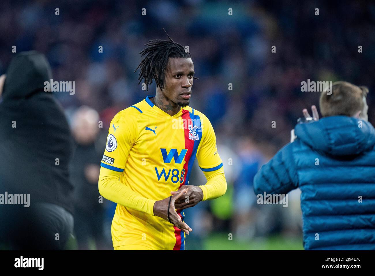 LIVERPOOL, INGHILTERRA - MAGGIO 19: Wilfried Zaha of Crystal Palace durante la partita della Premier League tra Everton e Crystal Palace al Goodison Park il 19 maggio 2022 a Liverpool, Regno Unito. (Foto di Sebastian Frej) Foto Stock