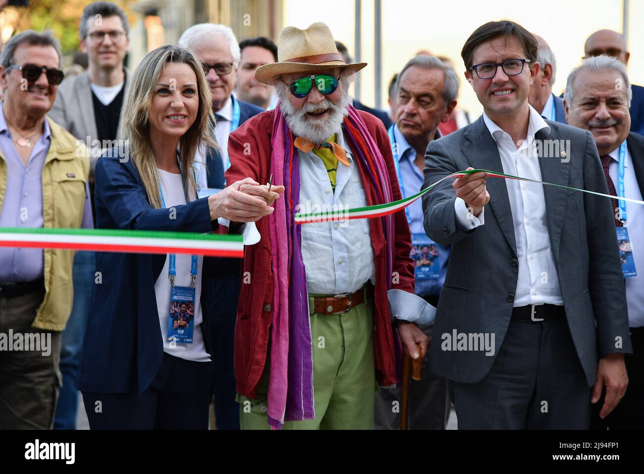 Cerimonia Di Taglio Del Nastro Durante La Cerimonia Di Apertura Della ...