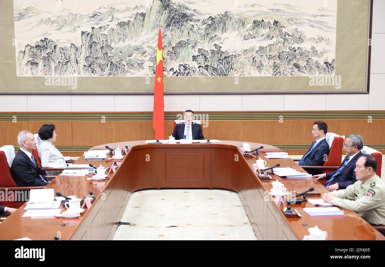 Pechino, maggio 20. 1st luglio 2022. Il Premier li Keqiang presiede una riunione del Consiglio di Stato per nominare John Lee come amministratore delegato di sesto mandato della Regione amministrativa Speciale di Hong Kong (HKSAR) a Pechino, capitale della Cina, il 20 maggio 2022. Lee assumerà la carica il 1 luglio 2022. Credit: Ding Lin/Xinhua/Alamy Live News Foto Stock