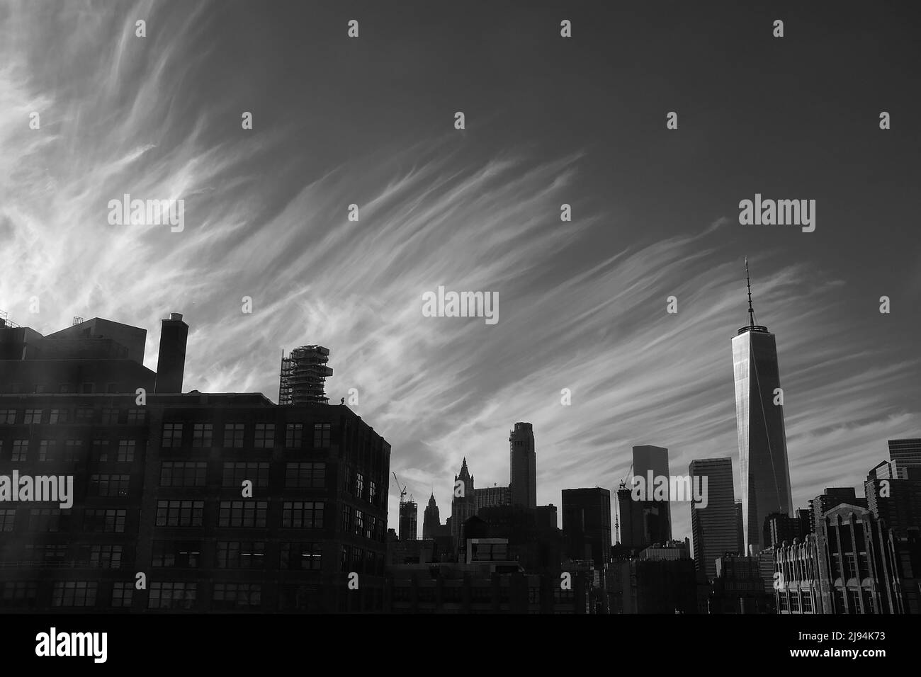 Work Trade Center, paesaggio urbano di New York con nuvole spia Foto Stock