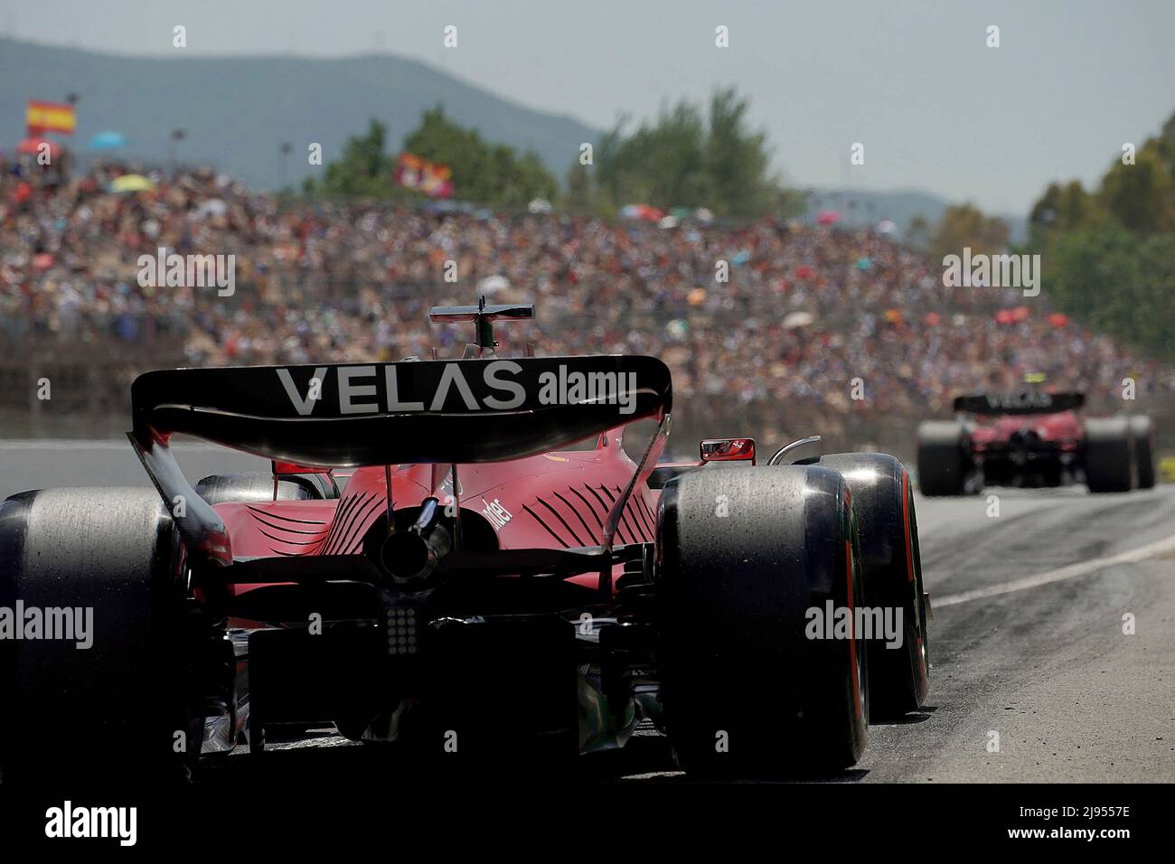 20 maggio 2022, Circuit de Catalunya, Barcellona, F1 Gran Premio di Spagna Pirelli 2022, nella foto Charles Leclerc (MCO), Scuderia Ferrari, Carlos Sainz Jr. (ESP), Scuderia Ferrari Foto Stock