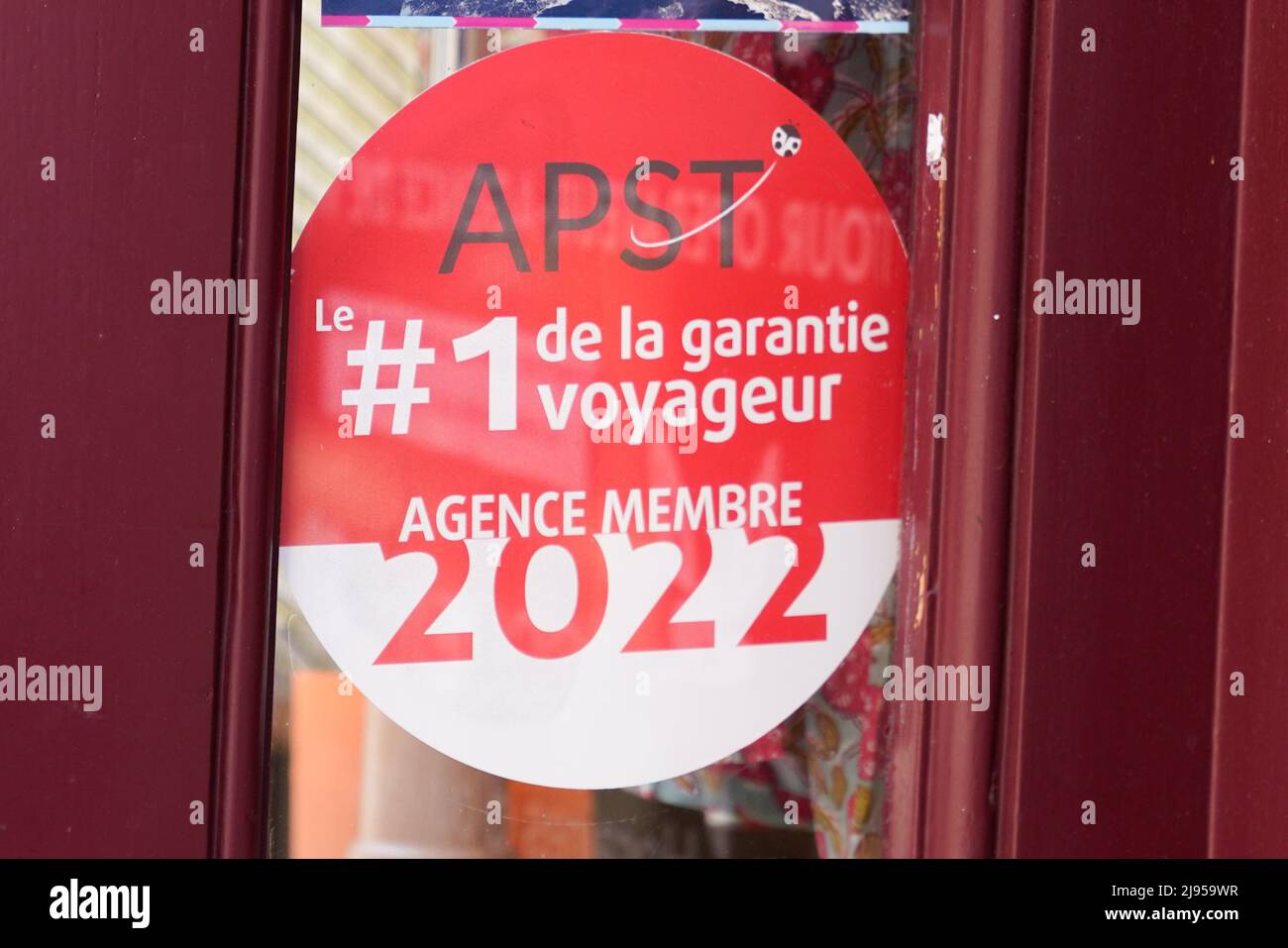 Bordeaux , Aquitaine Francia - 05 04 2022 : Apost Traveler Guarantee member agency 2022 logo e marchio garantito ospitalità e tour francese Foto Stock