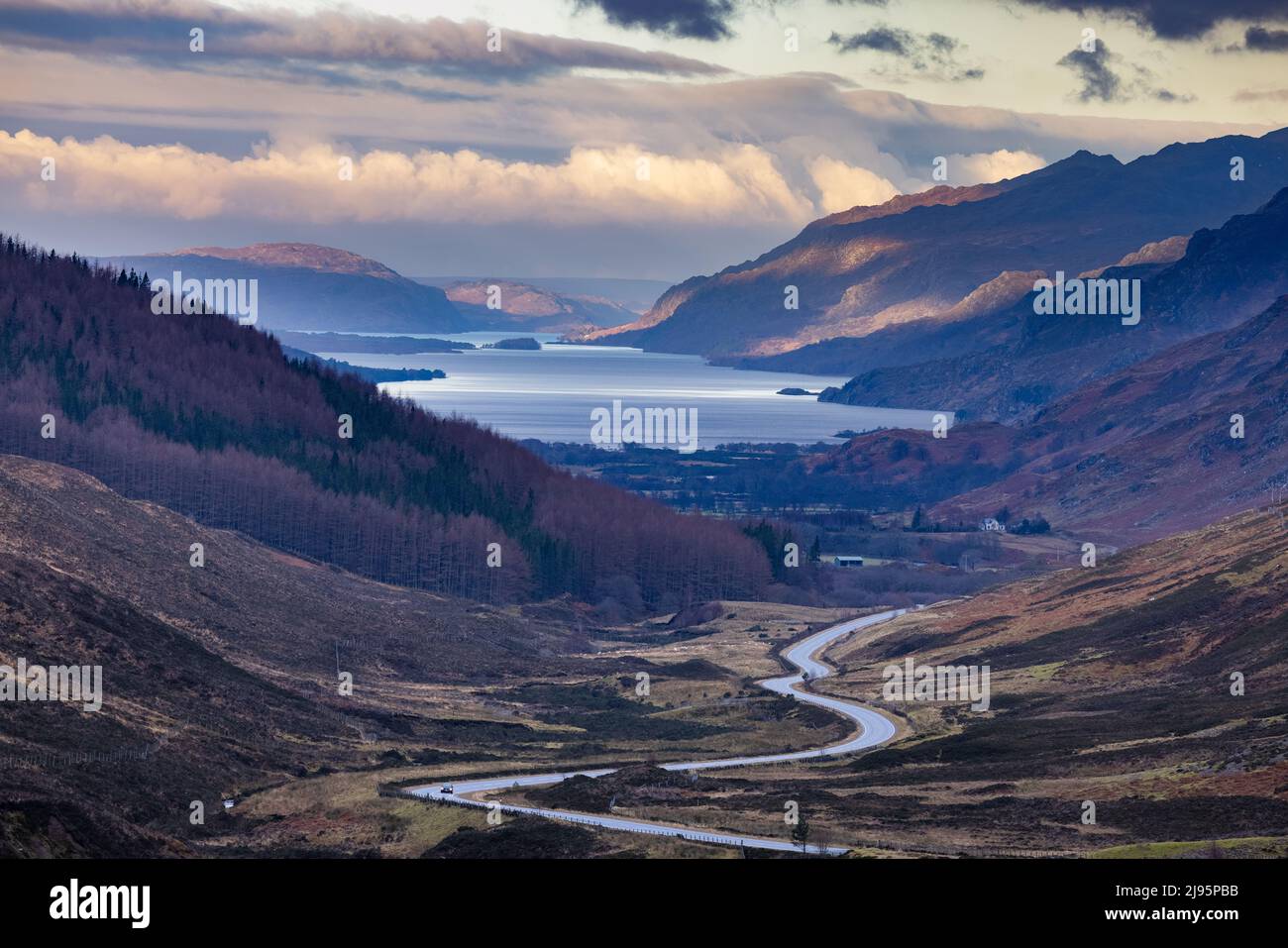 La strada per Loch Maree, Wester Ross, Scotland, UKwester-4977 Foto Stock