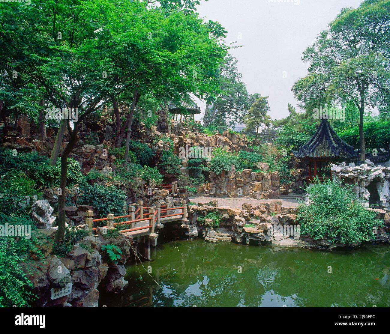 JARDIN PINTORESCO CONSTRUIDO EN EL S XVI POR LA FAMILIA PAN-DINASTIA MING. Autore: NANYANG ZHANG. Posizione: Jardines de' Yuyuan. SHANGHAI. Cina. Foto Stock