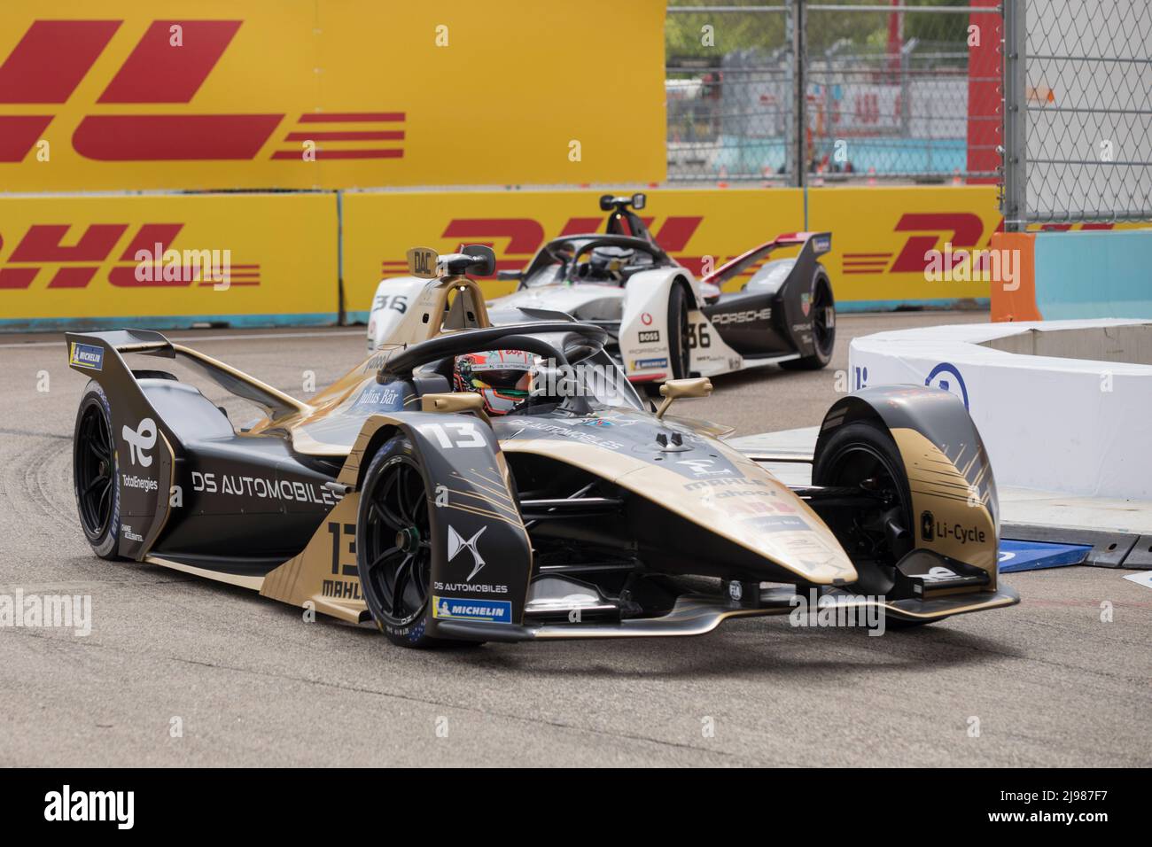 Berlino, Germania, 14th maggio 2022. 2022 Shell Recharge Berlin e-Prix, Round 7 del Campionato del mondo di Formula e ABB FIA 2021-22, circuito aeroportuale Tempelhof a Berlino, Germania Foto: #13 Antonio Felix da COSTA (por) di DS Techeetach © Piotr Zajac/Alamy Live News Foto Stock