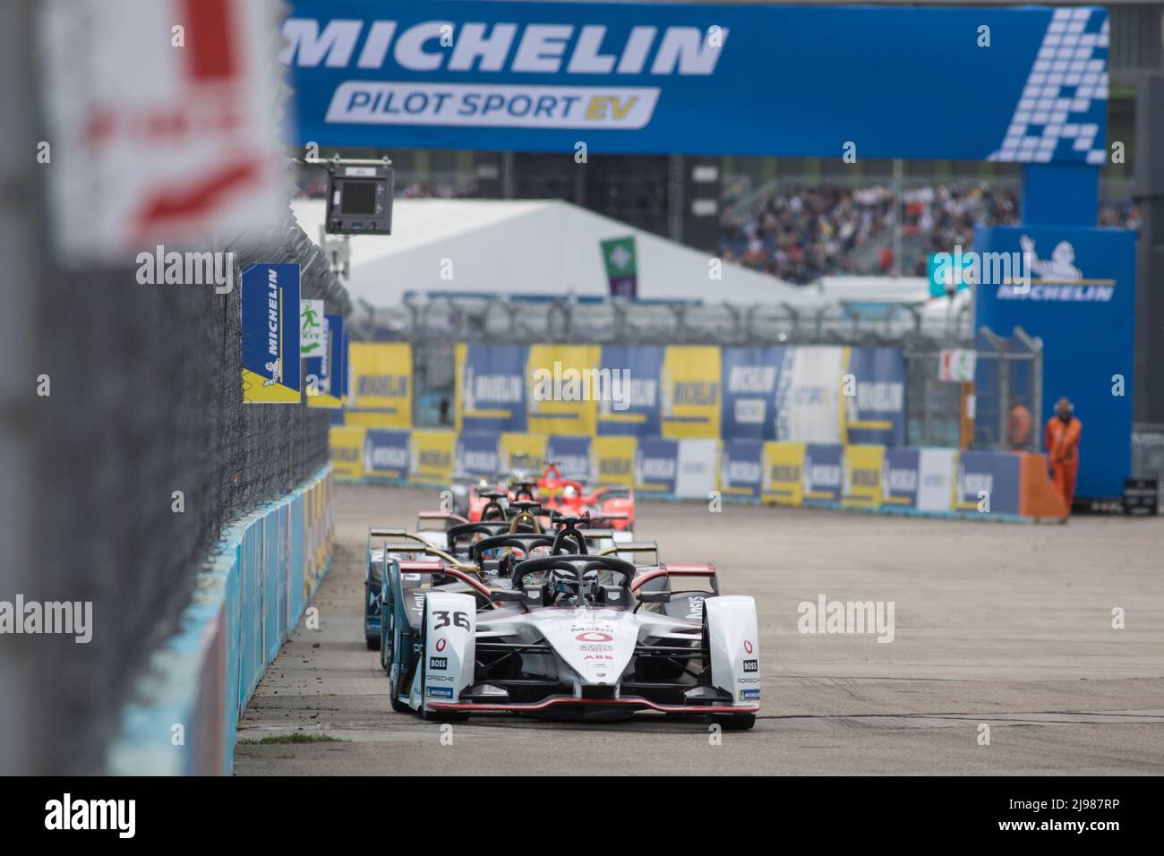 Berlino, Germania, 14th maggio 2022. 2022 Shell Recharge Berlin e-Prix, Round 7 del Campionato del mondo di Formula e ABB FIA 2021-22, Tempelhof Airport Circuit a Berlino, Germania nella foto: #36 Andre LOTTERER (GER) DI TAG Heuer Porsche Formula e Team © Piotr Zajac/Alamy Live News Foto Stock