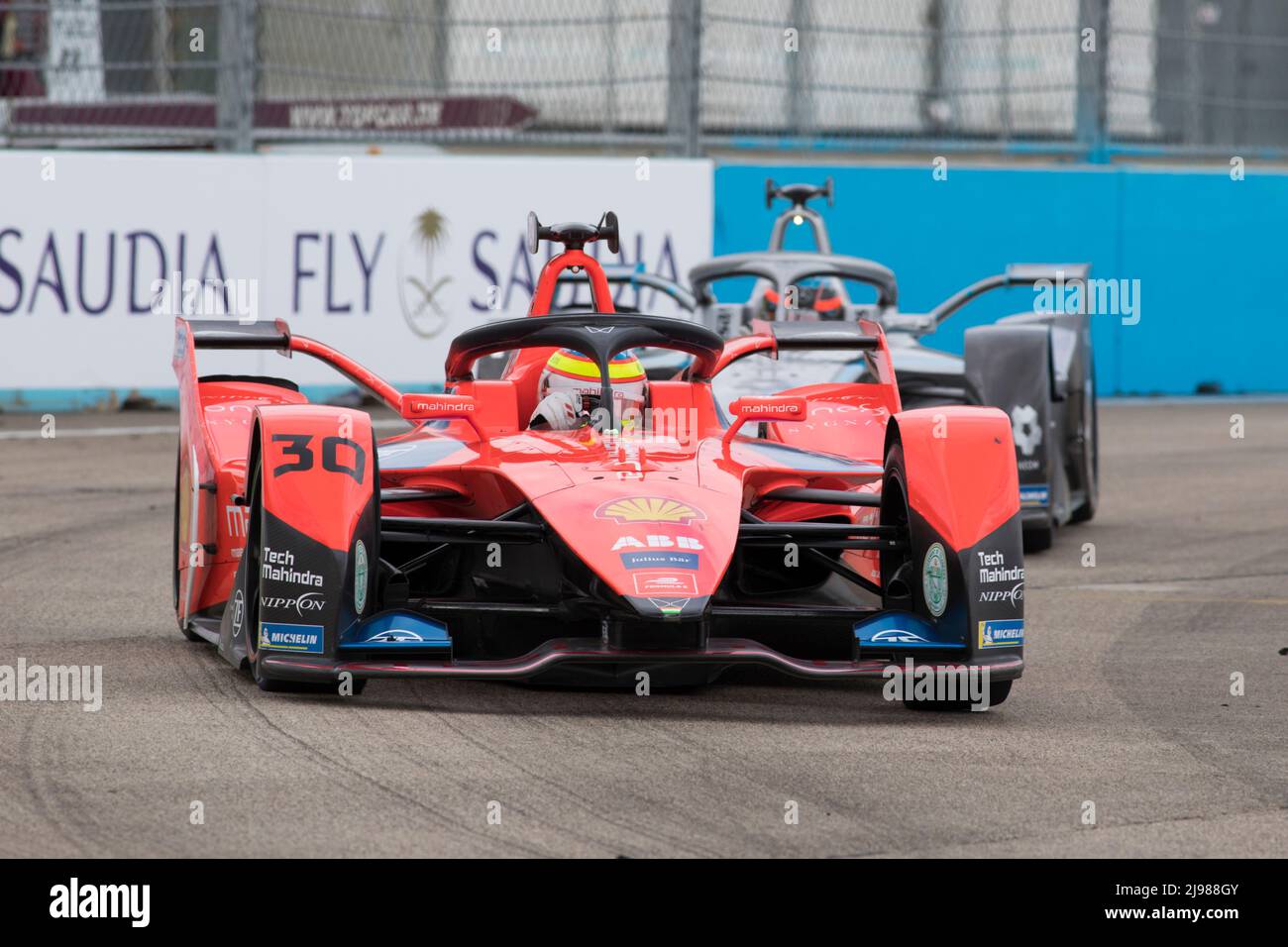 Berlino, Germania, 14th maggio 2022. 2022 Shell Recharge Berlin e-Prix, Round 7 del Campionato del mondo di Formula e ABB FIA 2021-22, Tempelhof Airport Circuit a Berlino, Germania nella foto: #30 Oliver ROWLAND (GBR) di Mahindra Racing © Piotr Zajac/Alamy Live News Foto Stock