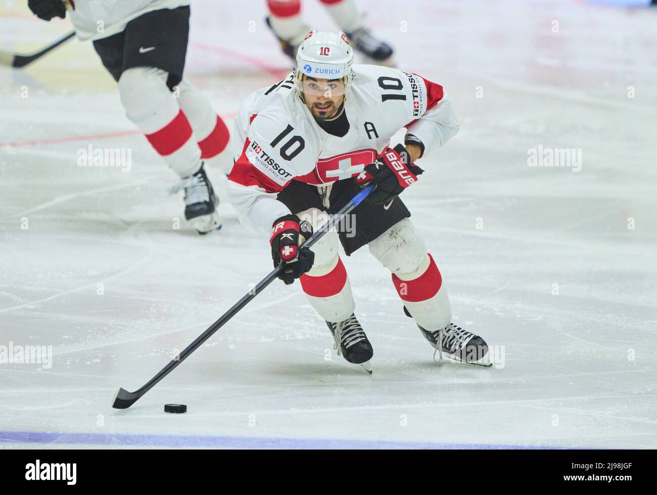 Helsinki, Finlandia. 21st maggio 2022. . 21st maggio 2022. Helsinki, Finlandia. 21st maggio, 2022.Andres Ambühl Nr. 10 della Svizzera per il record di tutti i tempi dell'IIHF con 120 WM, WC giochi giocati e 17 WM apparenze nella partita CANADA - SVIZZERA 3-6 del campionato MONDIALE di HOCKEY SU GHIACCIO IIHF Gruppo B a Helsinki, Finlandia, 21 maggio 2022, Stagione 2021/2022 © Peter Schatz / Alamy Live News Credit: Peter Schatz/Alamy Live News Foto Stock