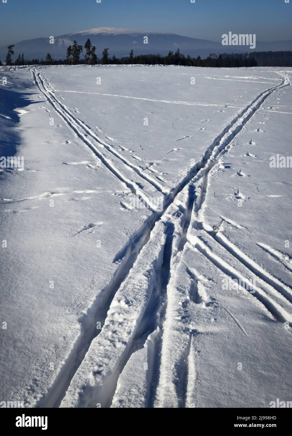Astratto paesaggio sfondo incrocio percorsi sciistici Foto Stock
