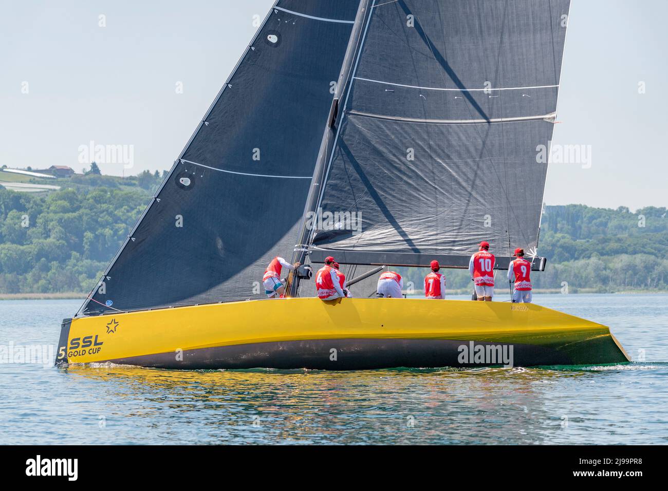 Nipote, Svizzera. 21st maggio 2022. Grandson Svizzera, 05/21/2022: Il team Black Pearls di Tahiti (5) è in azione durante la Star Sailors Gold Cup 2022 (immagine di credito: © Eric Dubost/Pacific Press via ZUMA Press Wire) Foto Stock