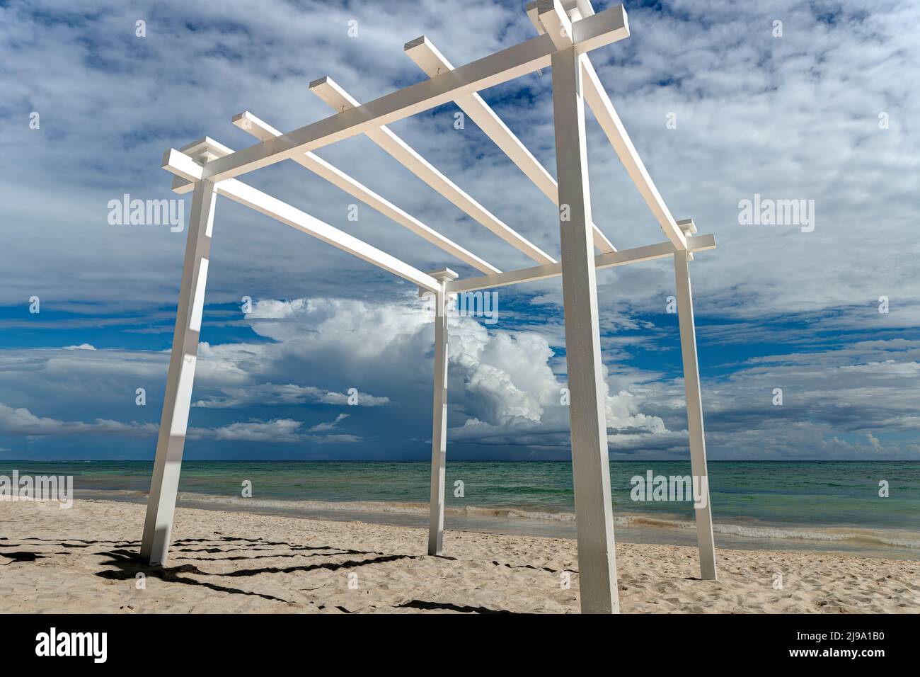 Gazebo sulla spiaggia di Kantenah, Riviera Maya, Messico Foto Stock