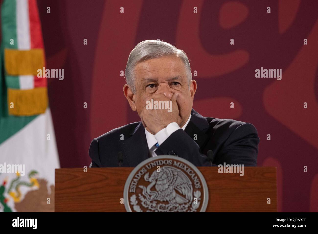 Città del Messico, Città del Messico, Messico. 19th maggio 2022. Il presidente della MexicoÃs, Andres Manuel Lopez Obrador, si occupa di esticulare durante il suo discorso nella sua conferenza di briefing quotidiana al Palazzo Nazionale. Il 15 maggio 2022 a Città del Messico, Messico. (Credit Image: © Alex Dalton/eyepix via ZUMA Press Wire) Foto Stock