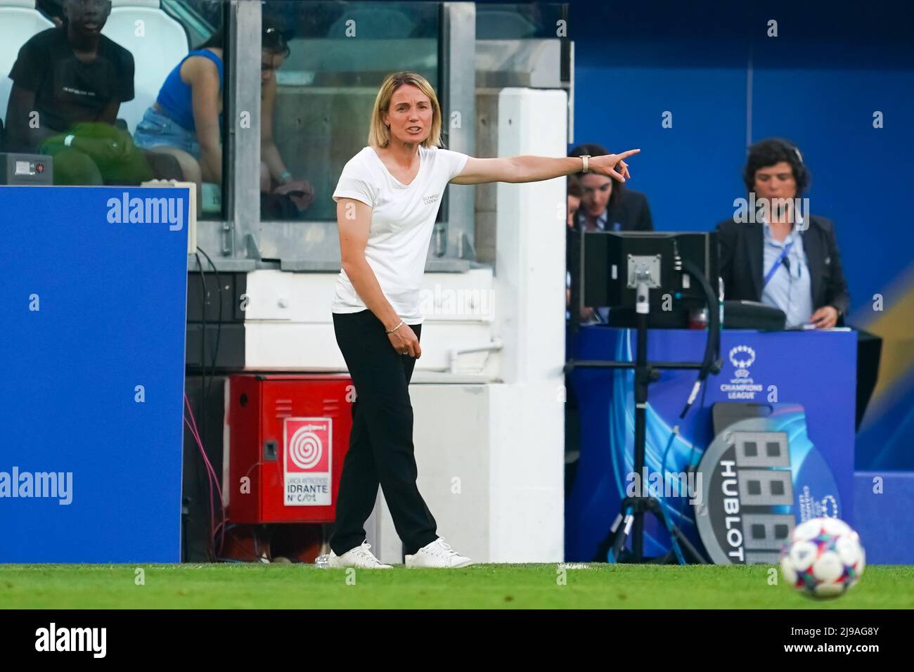 Torino, Italia. 21st maggio 2022. Sonia Bompastor (allenatore principale Olympique Lyonnais) durante la partita di calcio della UEFA Womens Champions League Final tra il FC Barcelona e l'Olympique Lyonnais presso lo stadio Allianz Juventus di Torino. Daniela Porcelli/SPP Credit: SPP Sport Press Photo. /Alamy Live News Foto Stock