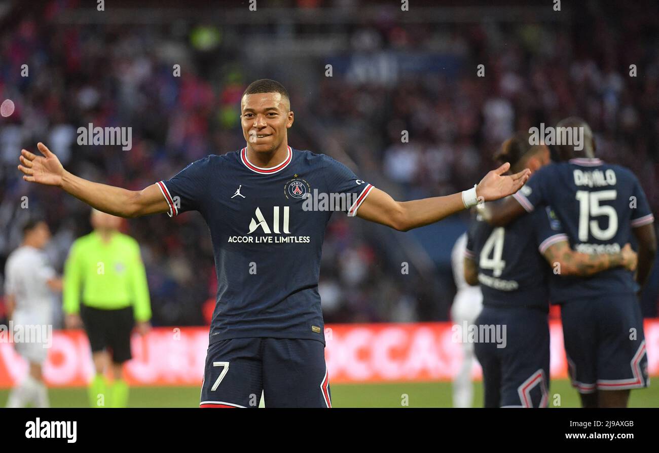 Kylian Mbappé di Parigi Saint-Germain durante la partita di calcio francese del L1 tra Paris Saint-Germain (PSG) e Metz allo stadio Parc des Princes di Parigi il 21 maggio 2022. Foto di Christian Liewig/ABACAPRESS.COM Foto Stock