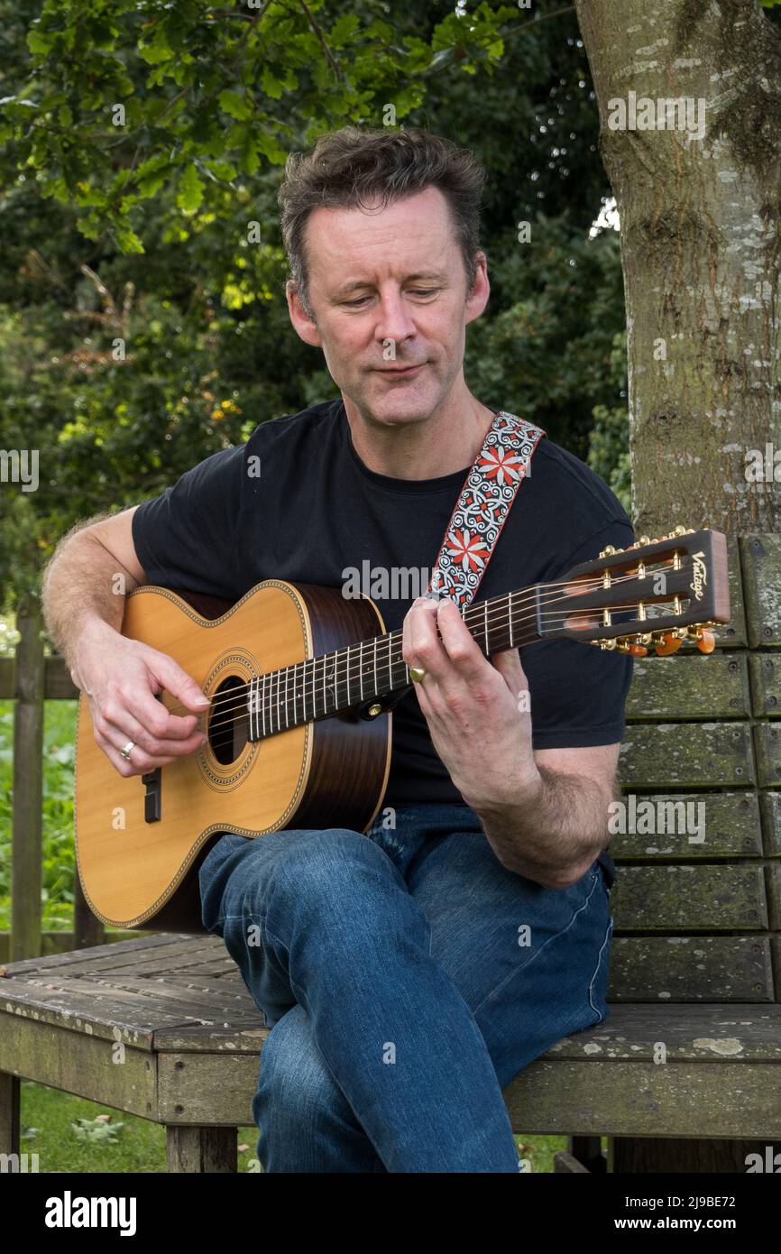 Cantante e cantautore folk irlandese Gus Glynn Foto Stock