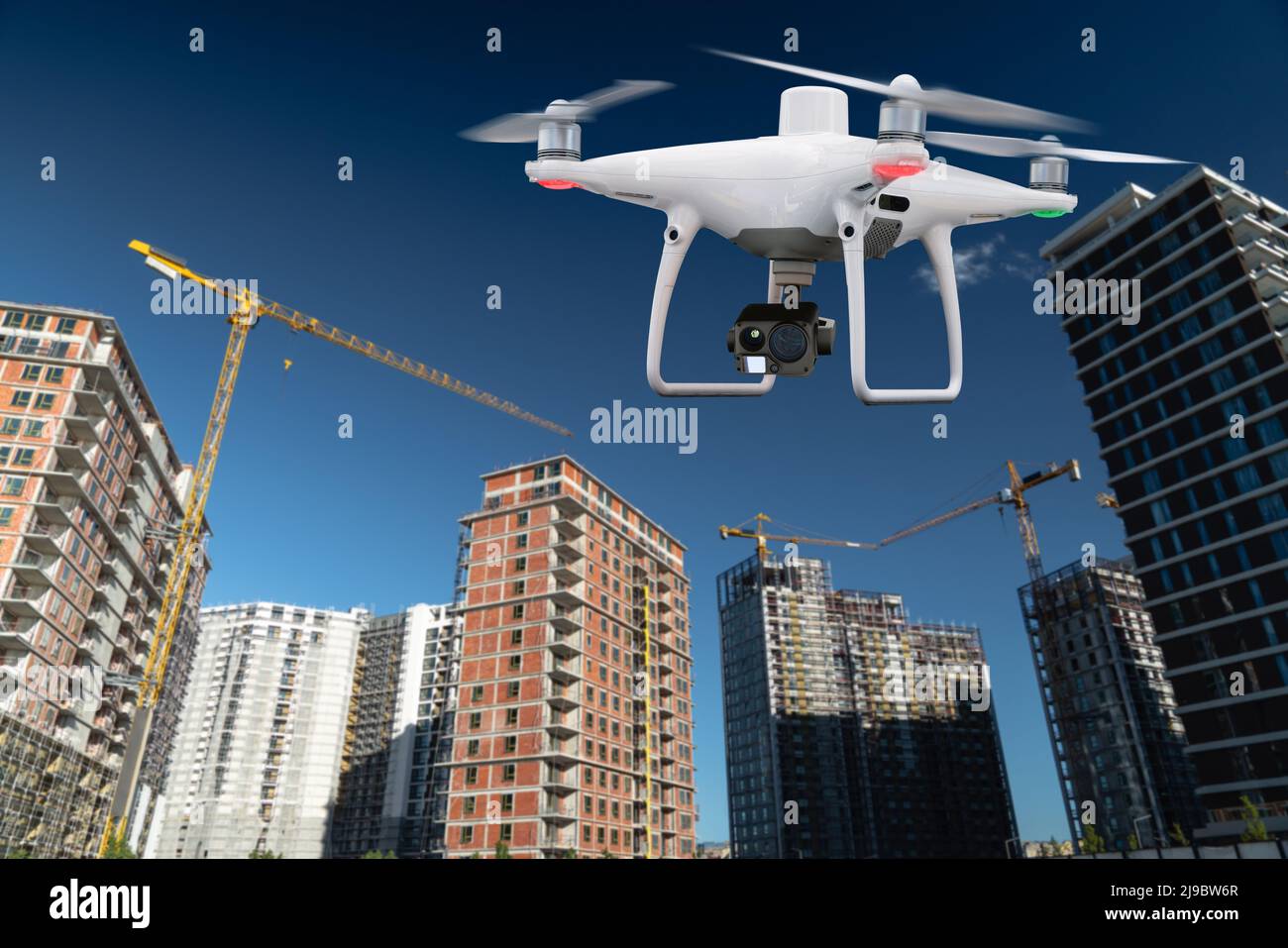 Drone sullo sfondo di un cantiere Foto Stock