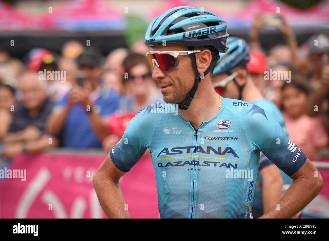 Foto Marco Alpozzi/LaPresse 22 Maggio 2022 Rivarolo Canavese , Italia sport ciclismo giro d'Italia 2022 - edizione 105 - Tappa 15 - da Rivarolo Canavese a Cogne nella foto: NIBALI Vincenzo Foto Marco Alpozzi/LaPresse 22 maggio 2022 Rivarolo Canavese , Italia sport Cycling giro d'Italia 2022 - edizione 105th - tappa 15 - da Rivarolo Canavese a Cogne nella foto: NIBALI Vincenzo / PRESSINPHOTO Foto Stock