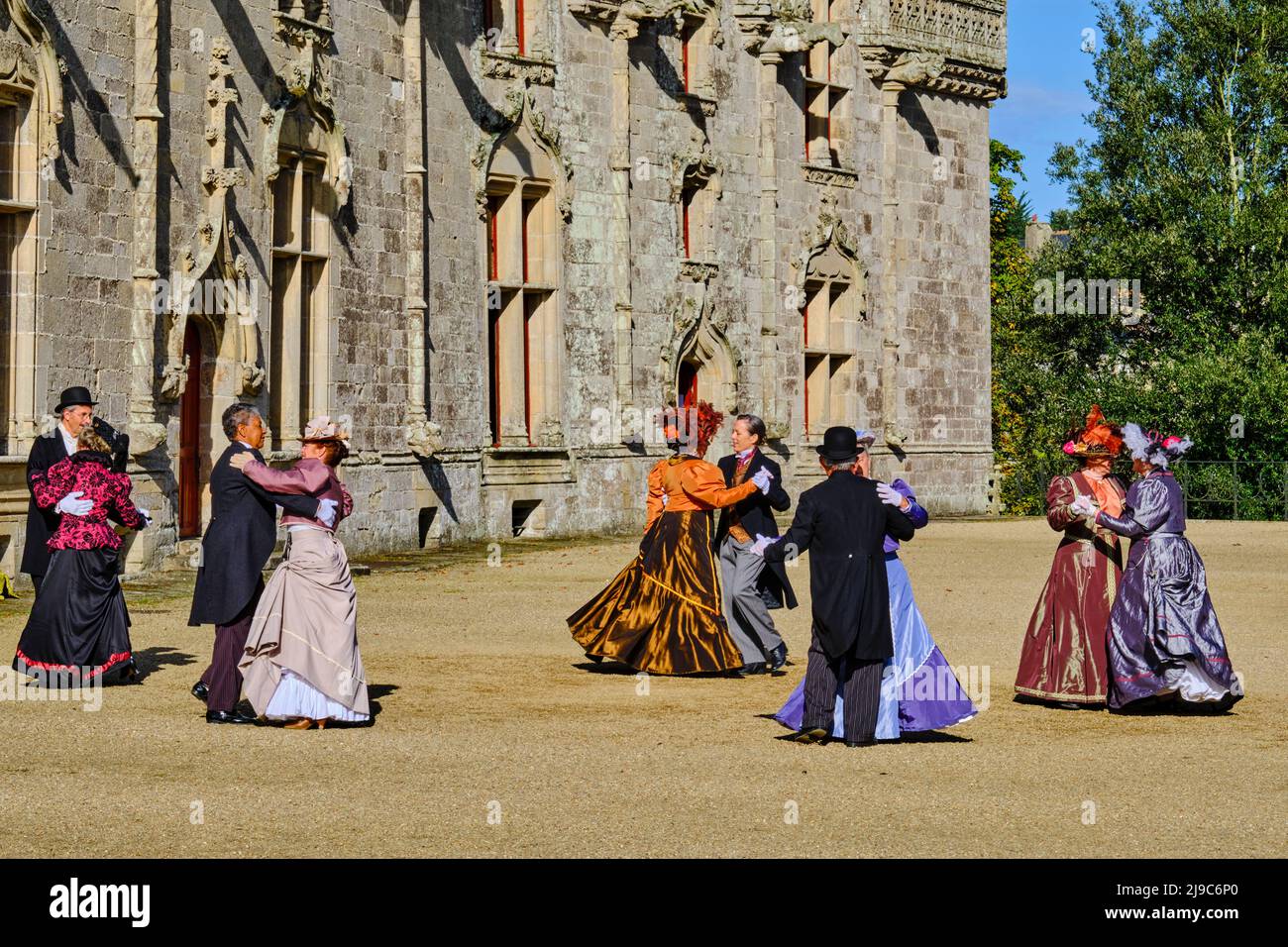 Francia, Morbihan (56), passo sulla strada per San Giacomo di Compostela, borgo medievale di Josselin, il fiammeggiante gotico castello di Josselin al ° Foto Stock