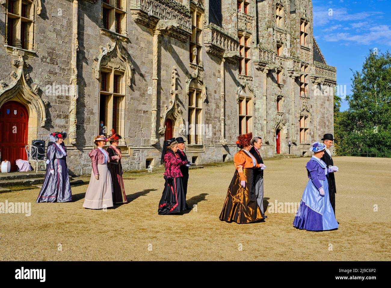 Francia, Morbihan (56), passo sulla strada per San Giacomo di Compostela, borgo medievale di Josselin, il fiammeggiante gotico castello di Josselin al ° Foto Stock