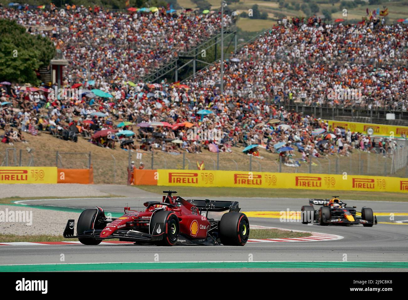 22 maggio 2022, Circuit de Catalunya, Barcellona, F1 Gran Premio Pirelli di Spagna 2022, nella foto Charles Leclerc (MCO), Scuderia Ferrari, Max Verstappen (NEL), Oracle Red Bull Racing Foto Stock