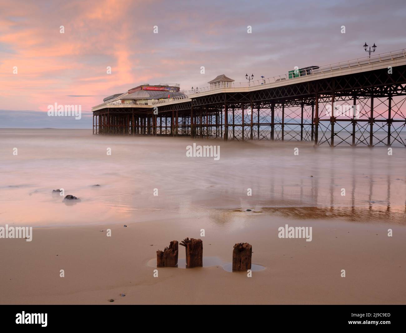 Tramonto al molo Cromer di Norfolk. Foto Stock