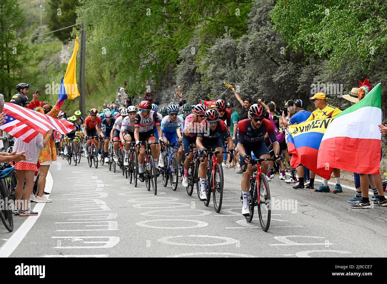 Foto Fabio Ferrari/LaPresse 22 Maggio 2022 Cogne, Italia sport ciclismo giro d'Italia 2022 - edizione 105 - Tappa 15 - da Rivarolo Canavese a Cogne nella foto: un momento della gara Foto Fabio Ferrari/LaPresse Maggio 22, 2022 Cogne, Italy sport Cycling giro d'Italia 2022 - edizione 105th - tappa 15 - da Rivarolo Canavese a Cogne nella foto: Un momento della tappa (Photo: La Presse / PRESSINPHOTO) Foto Stock