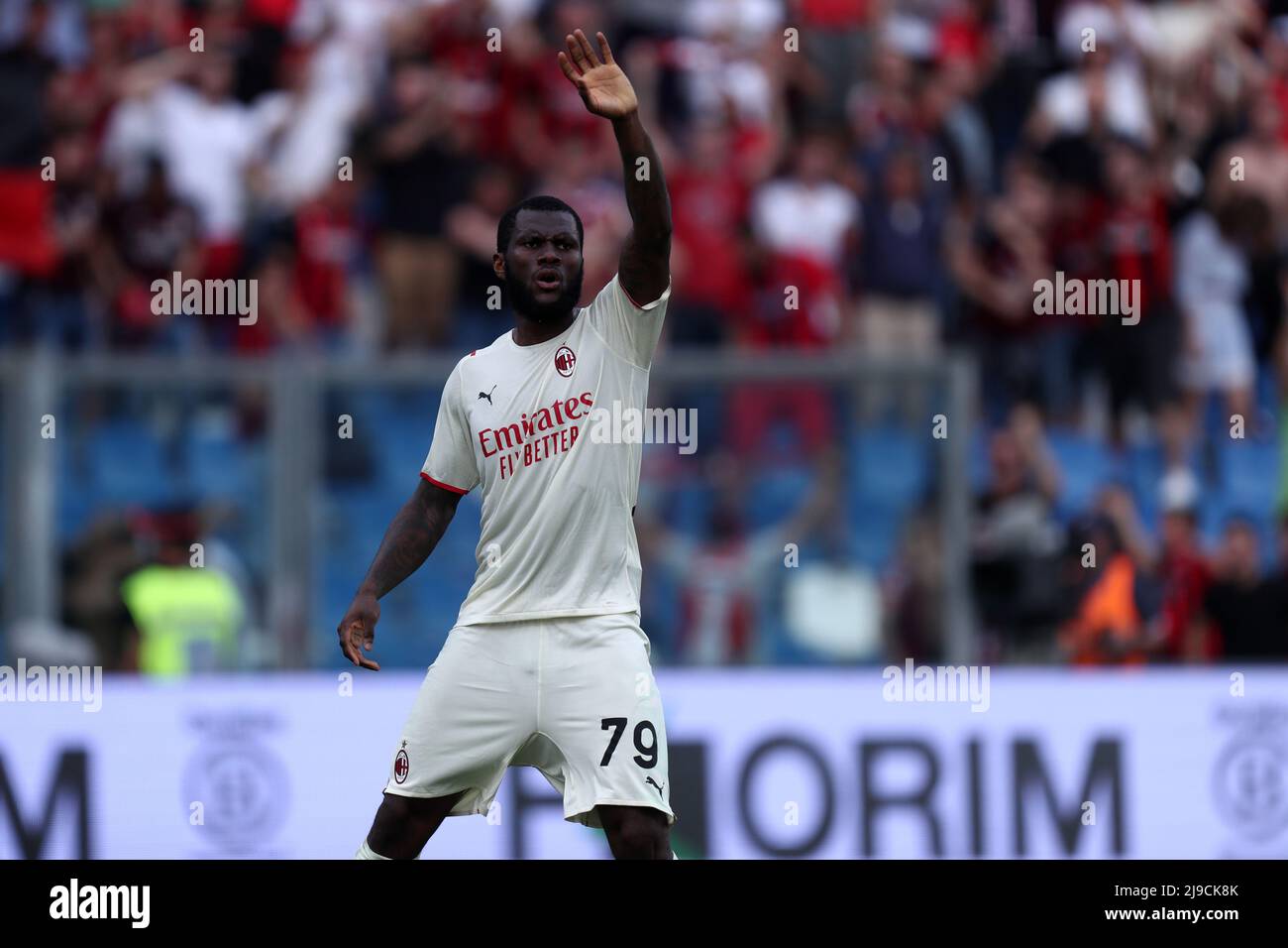 Reggio Emilia, Italia. 22nd maggio 2022. Franck Kessie di AC Milan la Serie A match tra noi Sassuolo e AC Milan allo Stadio Mapei il 22 maggio 2022 a Reggio Emilia. Credit: Marco Canoniero/Alamy Live News Foto Stock