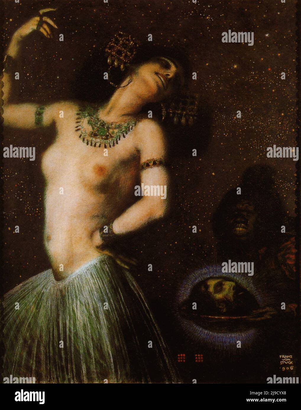 Salome di Franz von Stuck, che mostra Salome ballare seducente mentre un servo tiene la testa tagliata di Joh il Battista su un piatto. Foto Stock