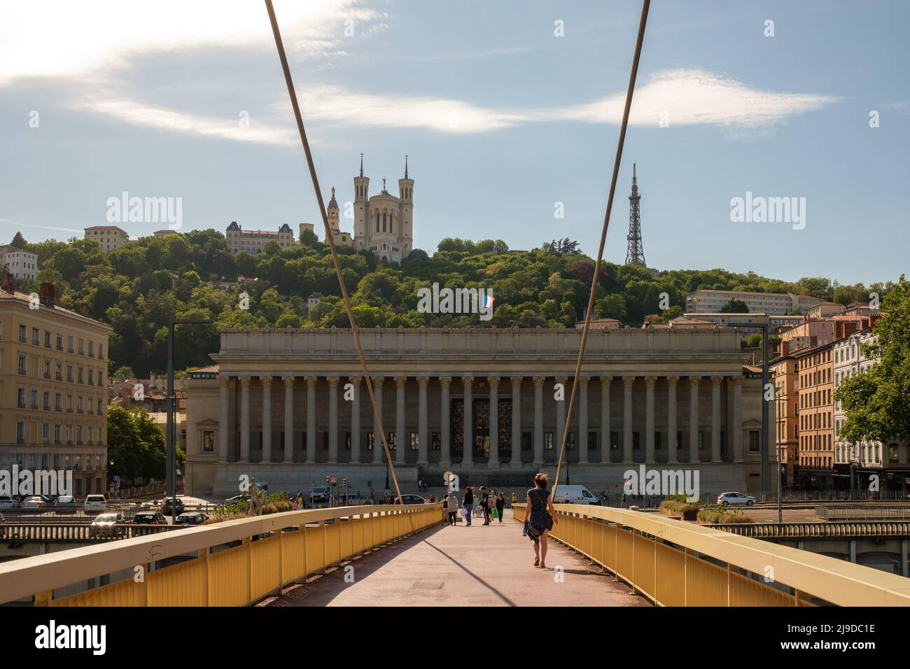 Lione, Francia - 11 maggio 2022 : Vista panoramica della Corte d'appello di Lione Francia e del catedreal Fourviere Foto Stock