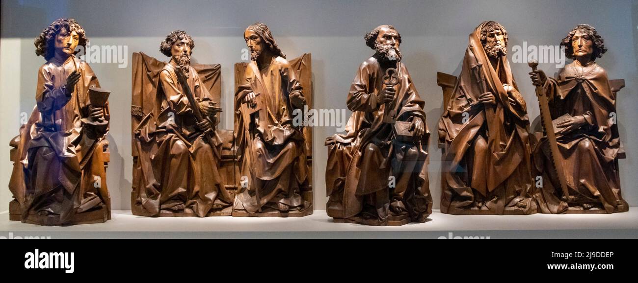 Sculture in legno dei 12 apostoli di Tilman Riemenschneider nel Museo Nazionale Bavarese (Bayerisches Nationalmuseum) a Monaco, Germania Foto Stock