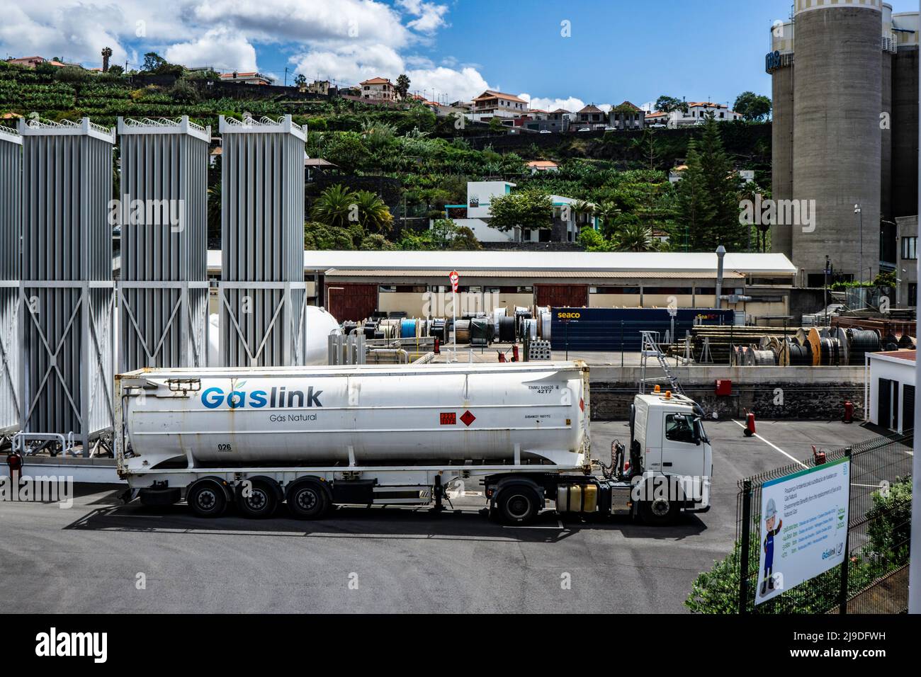 Il Gaslink, terminale di gas naturale a Grupo Sousa Company, a Madeira. Foto Stock