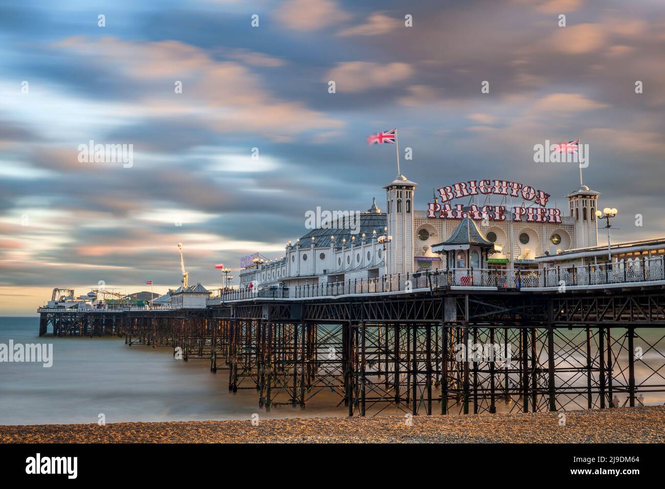 Il Brighton Palace Pier, noto anche come Brighton Pier o Palace Pier, è un molo di Brighton classificato come punto di interesse turistico di grado II ed è l'unico dei tre Foto Stock