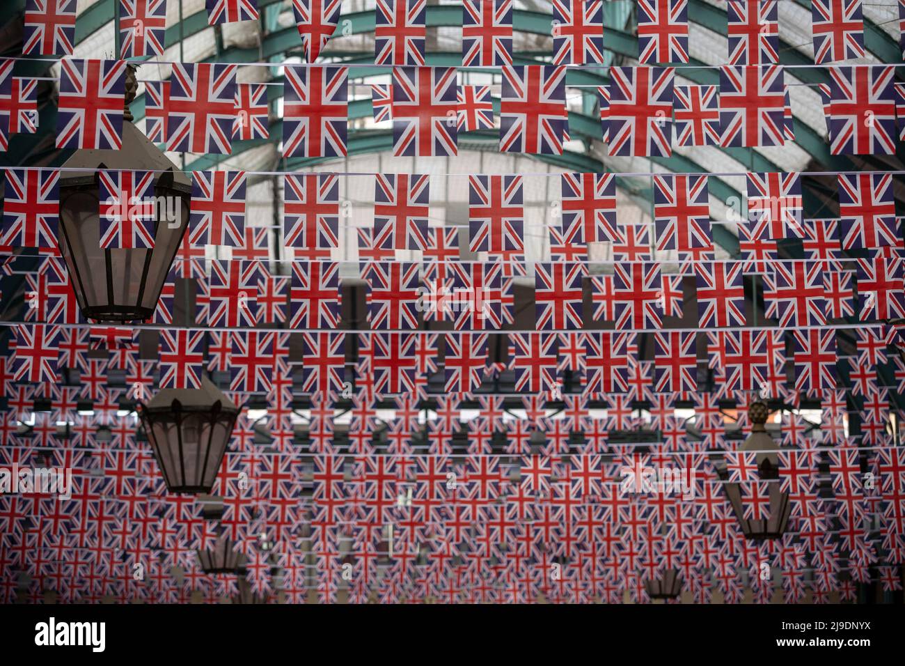 Bandiere Union Jack Che Volano A Mezz'asta Immagini E Fotografie Stock - Foto 3