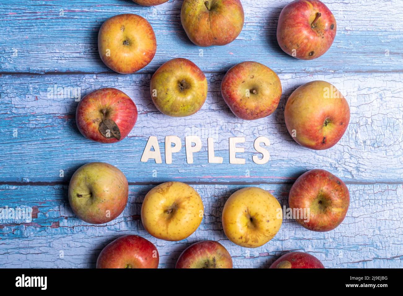 Lettera di frutta immagini e fotografie stock ad alta risoluzione - Alamy