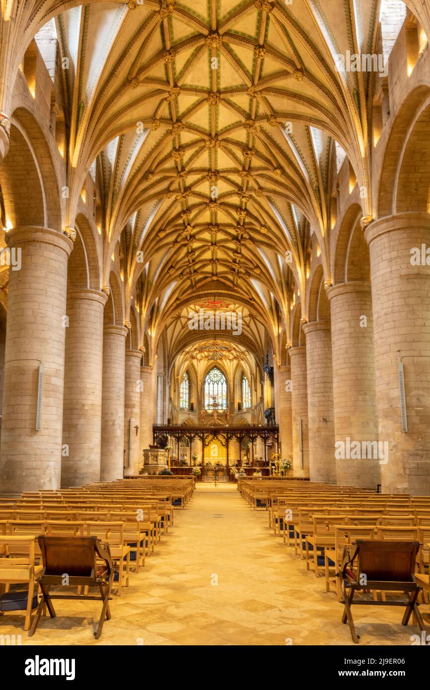 Interno dell'abbazia di Tewkesbury Foto Stock