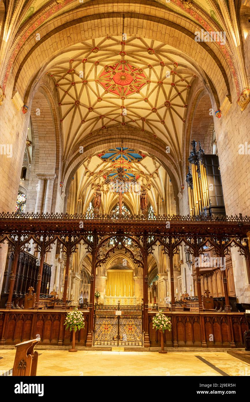 Interno dell'abbazia di Tewkesbury Foto Stock