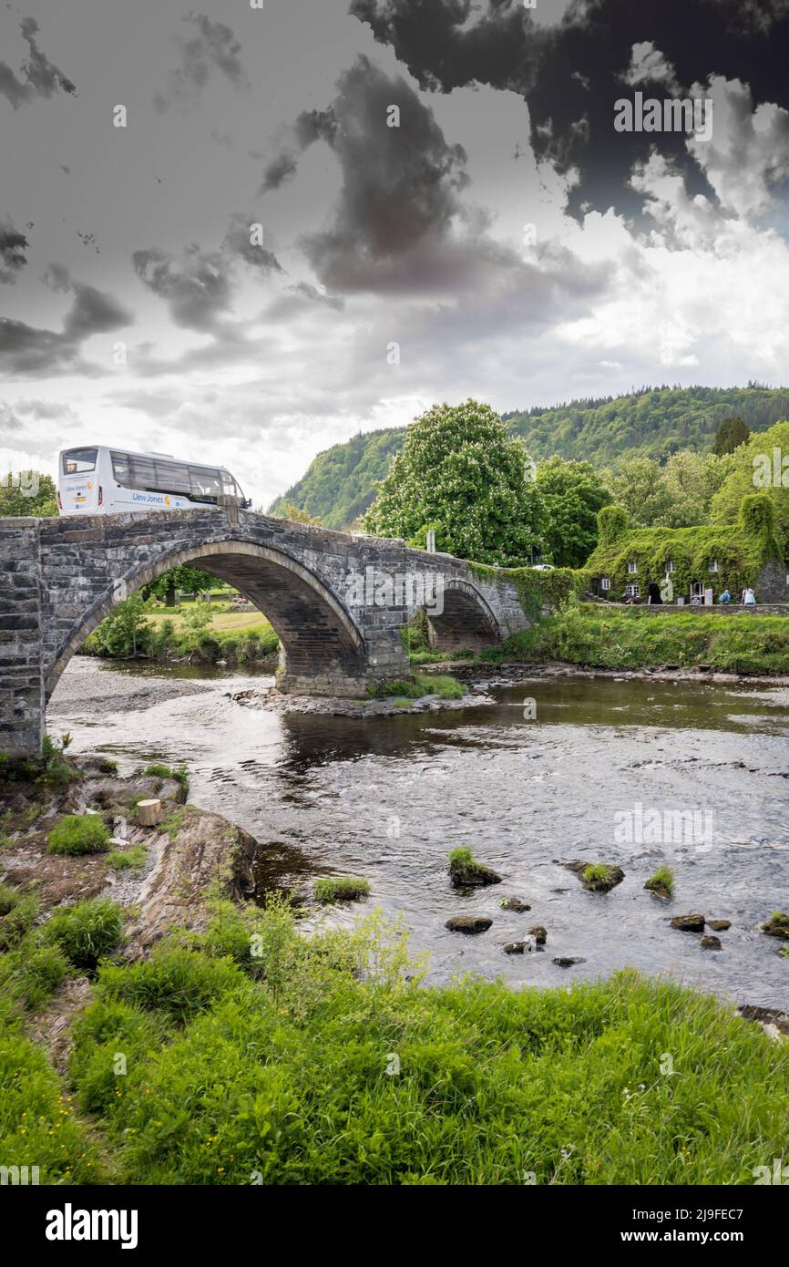 Pont Fawr (Llanrwst Bridge) River Conwy, Llanrwst, Conwy, Galles, Regno Unito Foto Stock