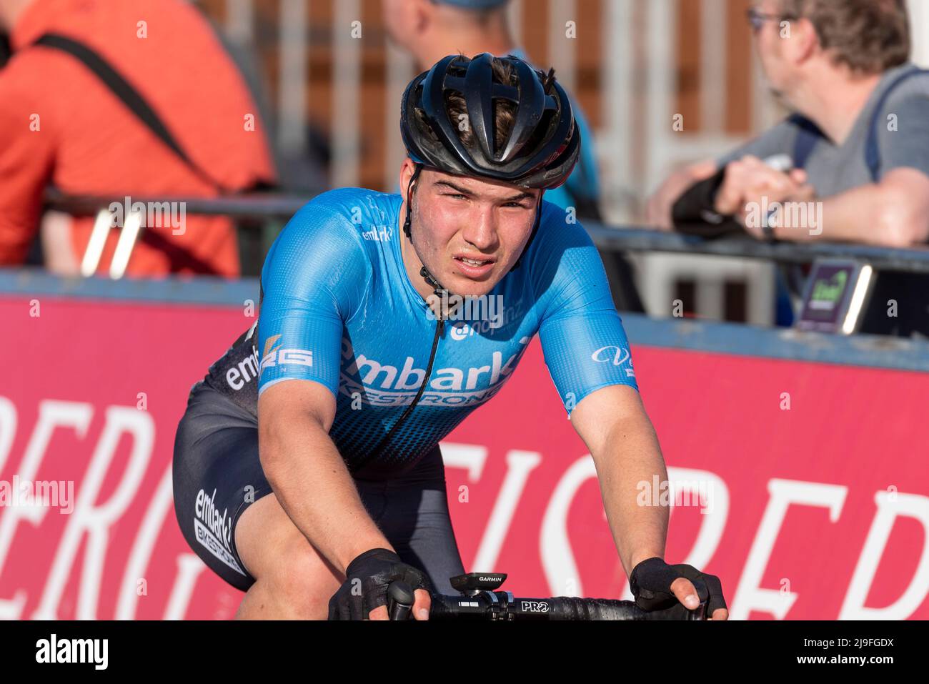 James Satoor di imbarcarsi Bikeststrong nella gara ciclistica Sportsbreaks Tour Series round five a Clacton on Sea, Essex, Regno Unito. Gara su strada criterium Foto Stock