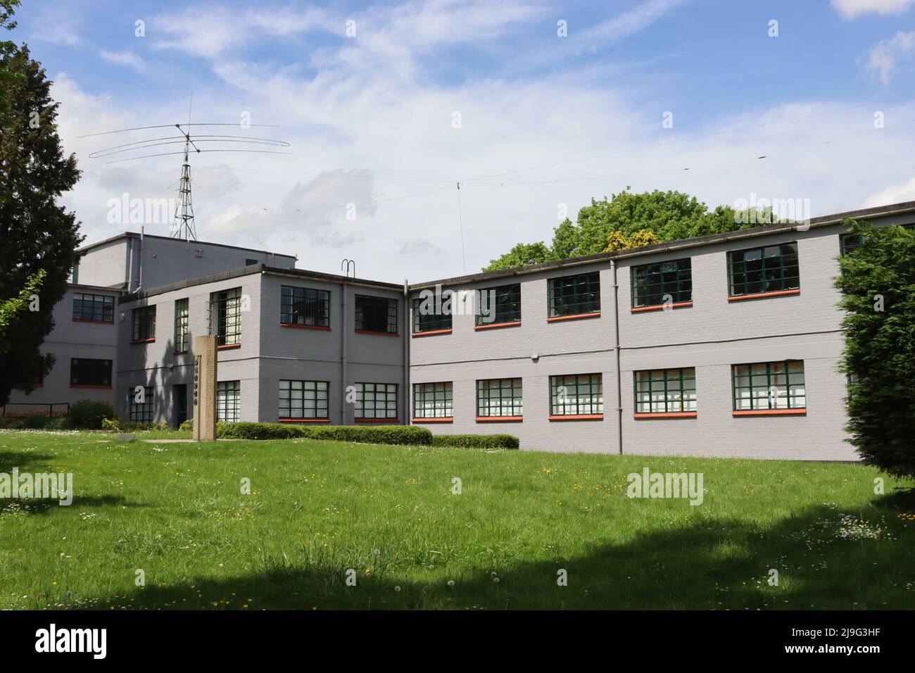 Gli edifici recentemente riverniciati del blocco B a Bletchley Park WWII codice di rottura centro, Buckinghamshire Foto Stock