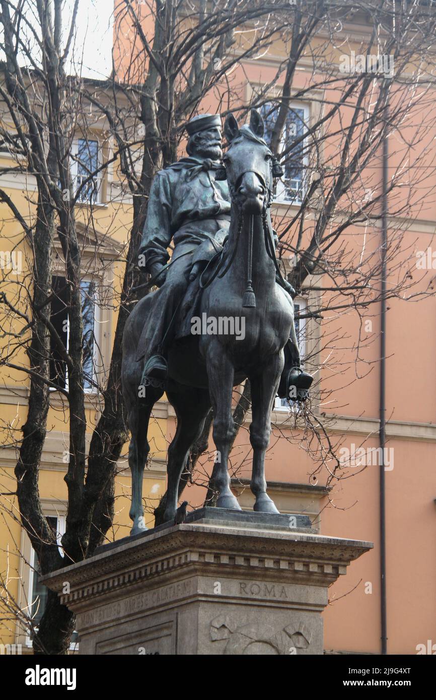 Bologna, Italia. Monumento al generale Giuseppe Garibaldi, leader nella creazione del Regno d'Italia. Foto Stock