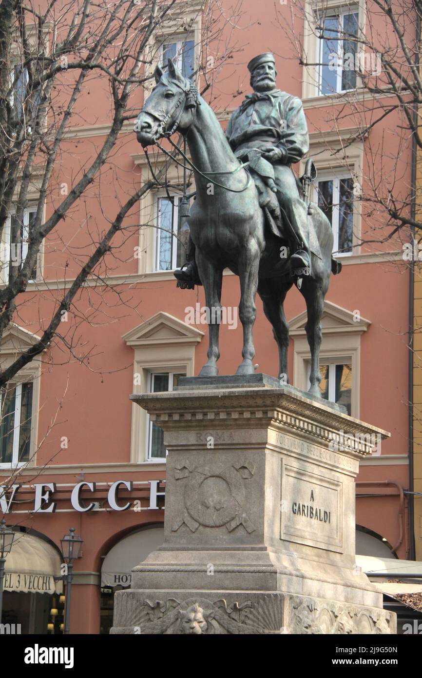 Bologna, Italia. Monumento al generale Giuseppe Garibaldi, leader nella creazione del Regno d'Italia. Foto Stock