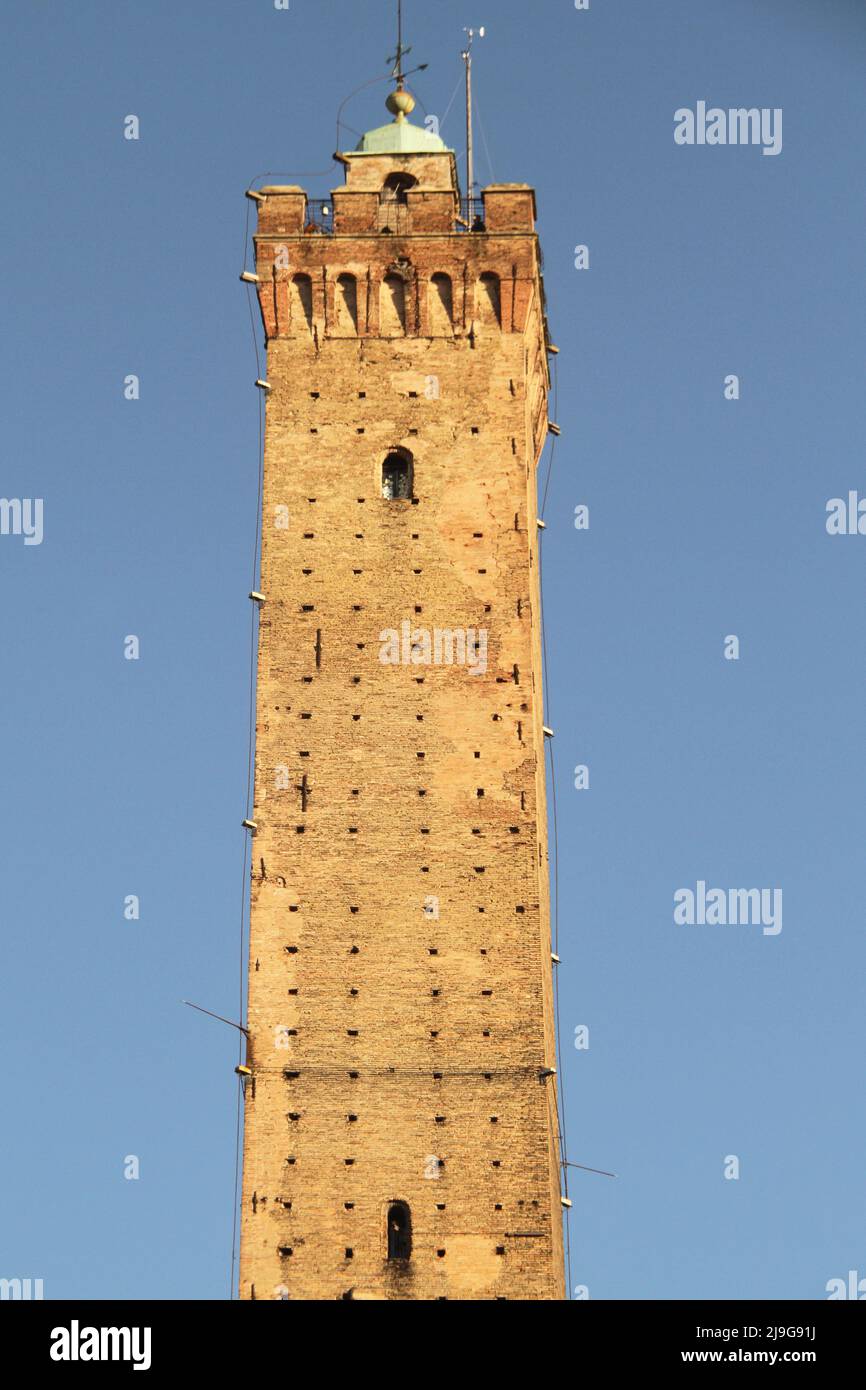 La cima della Torre Asinelli di Bologna Foto Stock