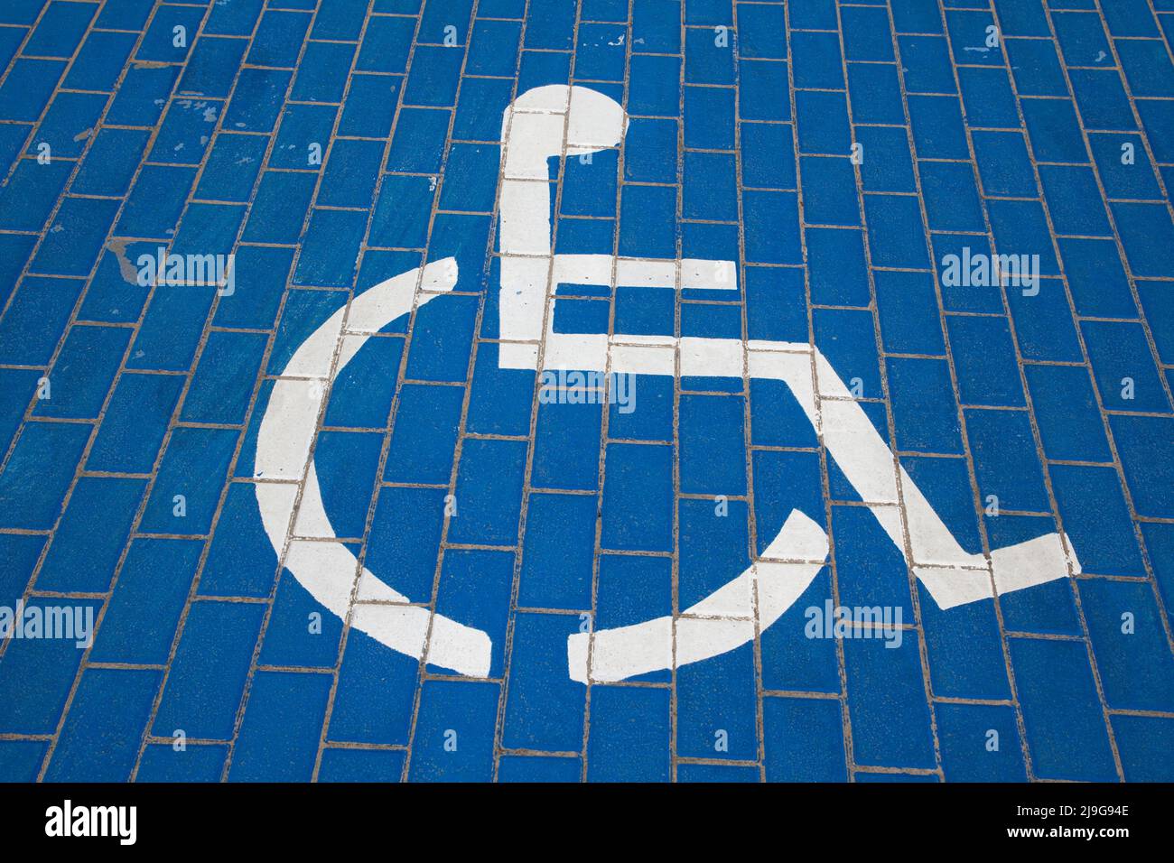 Un parcheggio per disabili -miejsce parkingowe dla niepełnosprawnych Foto Stock