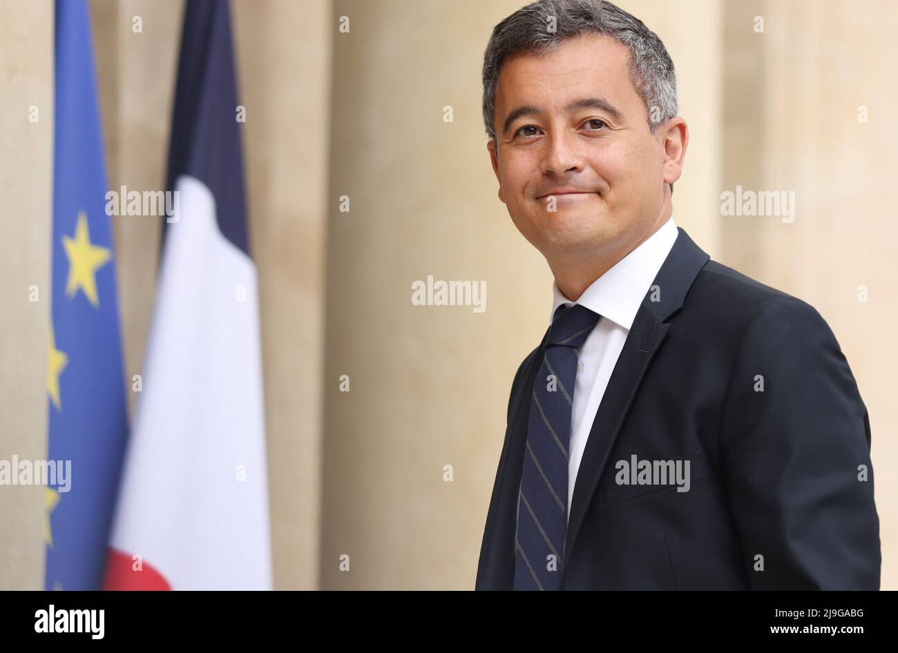 Parigi, Francia. 23rd maggio 2022. Il Ministro degli interni francese Gerald Darmanin arriva il 23 maggio 2022 per la prima riunione settimanale del gabinetto del nuovo gabinetto presso l'Elysee Presidential Palace di Parigi, Francia. Il presidente francese Emmanuel Macron ha nominato venerdì ministri per il nuovo governo del paese. In totale il nuovo governo ha 27 membri con 17 ministeri, sei delegati ministeri e quattro segretari di stato. Credit: Gao Jing/Xinhua/Alamy Live News Foto Stock