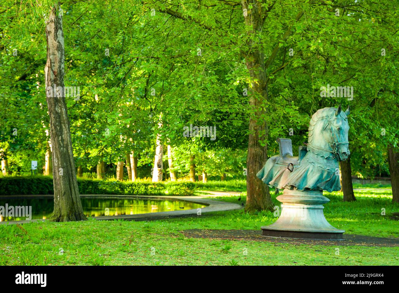 Statua del cavaliere degli scacchi a Rowntree Park, York, Inghilterra. Foto Stock