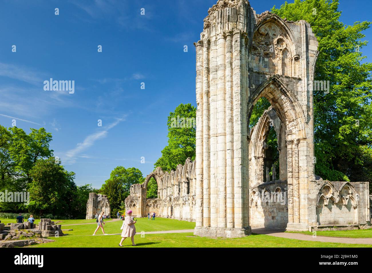 Mattina di primavera all'abbazia di St Mary a York, North Yorkshire, Inghilterra. Foto Stock