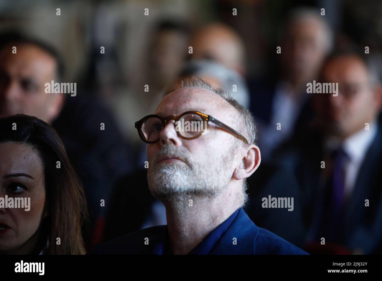 Nablus, Palestina. 12th maggio 2022. L'avvocato britannico ben Emerson partecipa alla conferenza stampa presso la casa palestinese dopo che l'imprenditore palestinese Munib al-Masry ha presentato un ricorso contro il governo britannico in merito alla Dichiarazione Balfour, nella città di Nablus in Cisgiordania. Balfour è una dichiarazione pubblica rilasciata dal governo britannico durante la prima guerra mondiale che dichiara il sostegno alla creazione di una "casa nazionale per il popolo ebraico" in Palestina. Credit: SOPA Images Limited/Alamy Live News Foto Stock